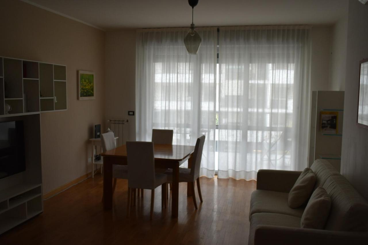Apartamento House Promenade Santa Giulia Milán Exterior foto